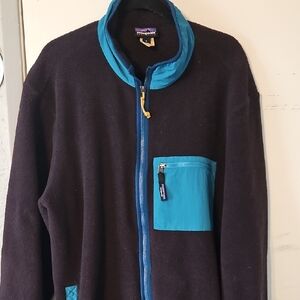 Patagonia Black and Blue Synchilla Full Zip Fleece Jacket